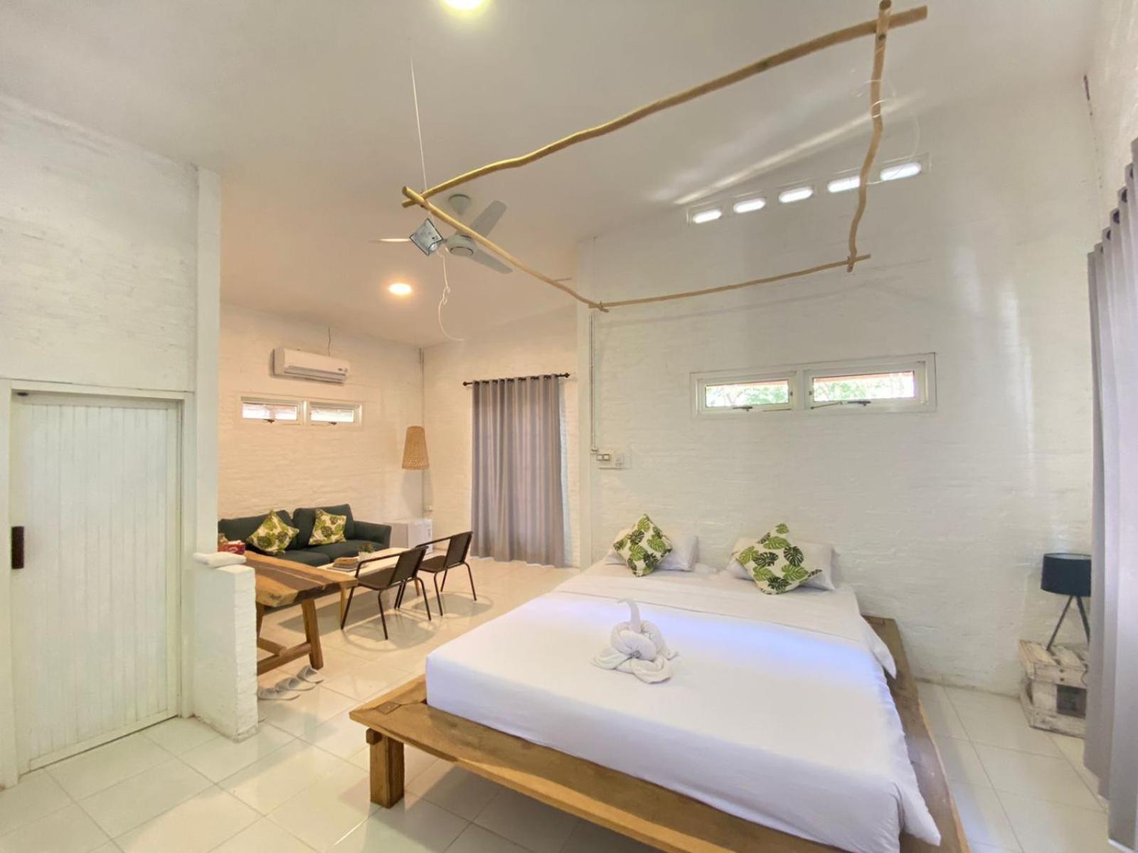 Pasir Putih Resort & Resto Maluk Exterior foto