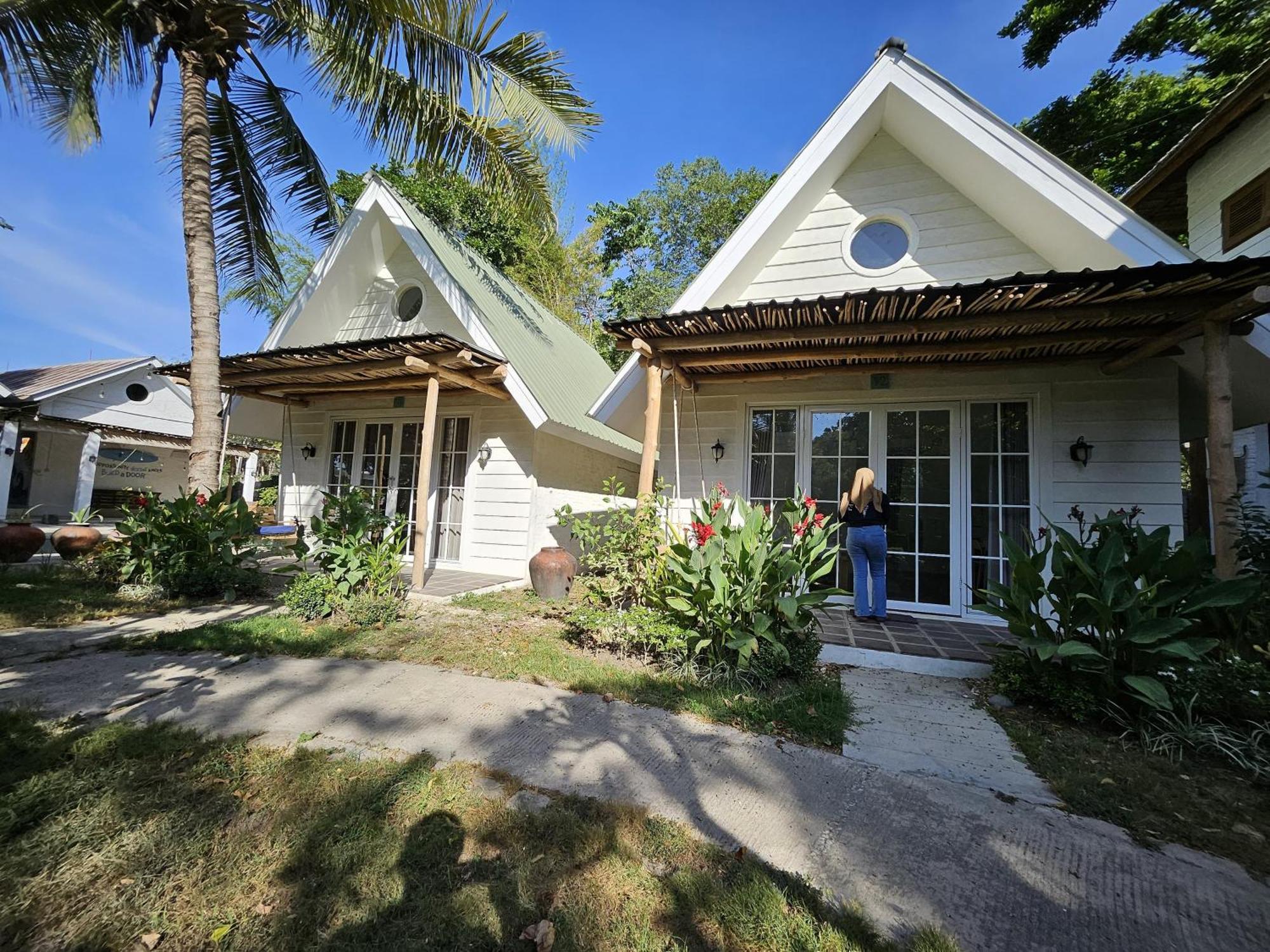Pasir Putih Resort & Resto Maluk Exterior foto